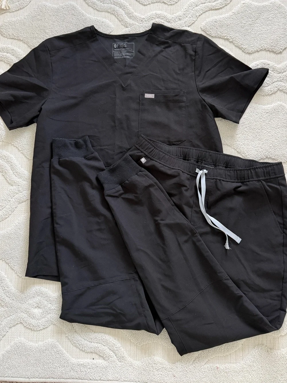 Figs Black Scrub set